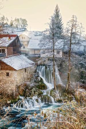 Apartmant Borna Slunj Bagian luar foto